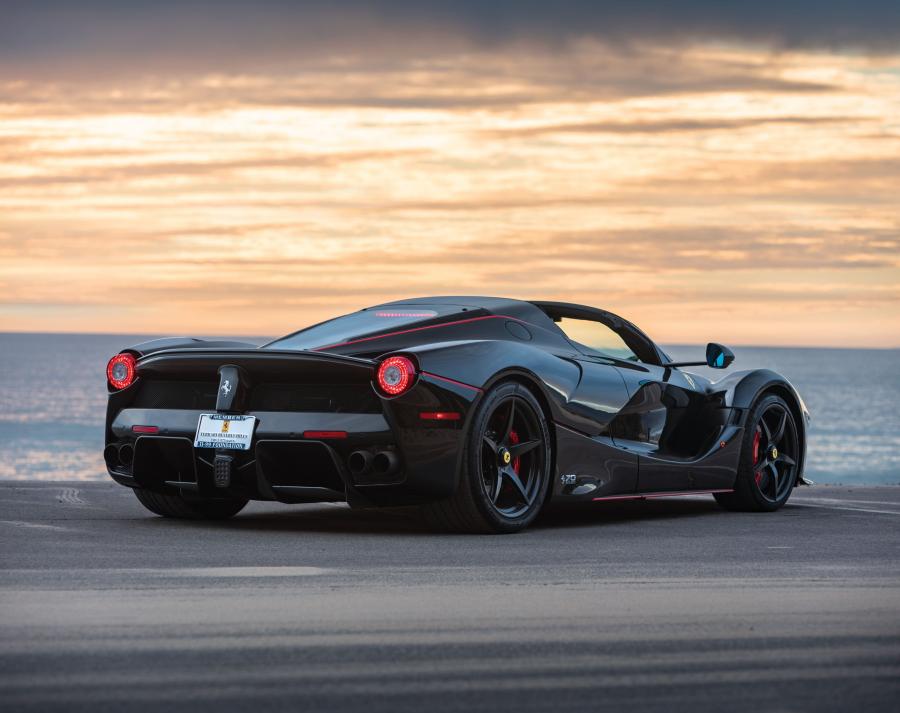  Ferrari LaFerrari Aperta 2016 года  (NA) (фото 12 из 25)